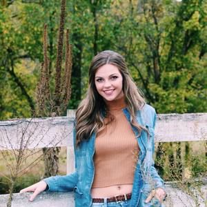 Meet your Posher, Rebecca